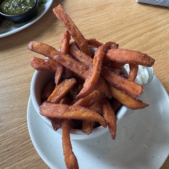 Moxies - Lounges Near Me - Plano, Texas