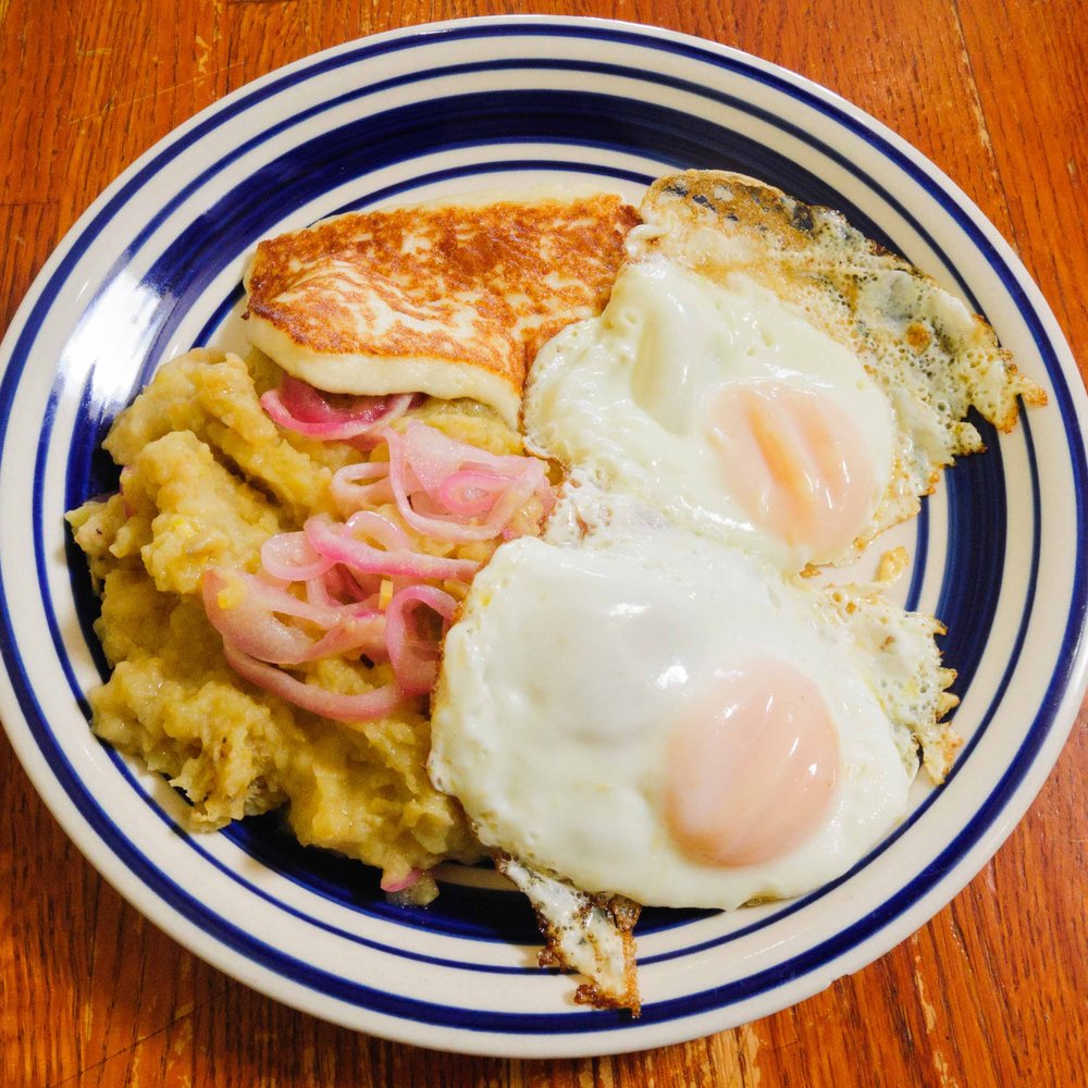 Punta Cana Restaurant - Mangu con fritas queso y huelvos - Dominican Near Me - Chicago, Illinois Punta Cana Restaurant - Mangu con fritas queso y huelvos - Dominican Near Me - Chicago, Illinois