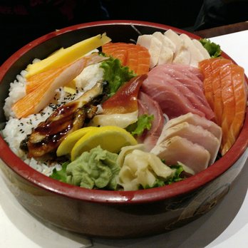 Aroowha Sushi & Sake Bar - Chirashi dinner... It's huge! - Japanese Near Me - Thornhill, Ontario