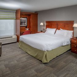 Hampton Inn Charleston-Downtown - Guest room