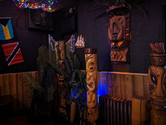 Mutiny Bar by null