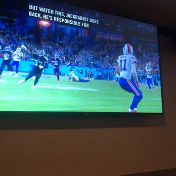 Flat Top Bar and Grill - Monday night football - Pubs Near Me - Riverside, California