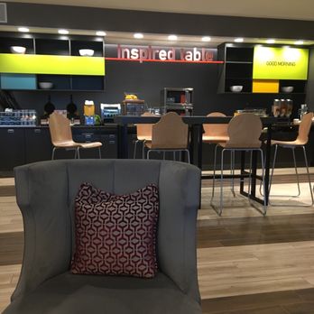 Home2 Suites by Hilton Green Bay - Breakfast offerings - Hotels Near Me - Green Bay, Wisconsin Home2 Suites by Hilton Green Bay - Breakfast offerings - Hotels Near Me - Green Bay, Wisconsin