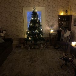 Cumberland Heritage Village Museum - Cumberland Village of lights. An event that runs every Christmas season. I absolutely love this room