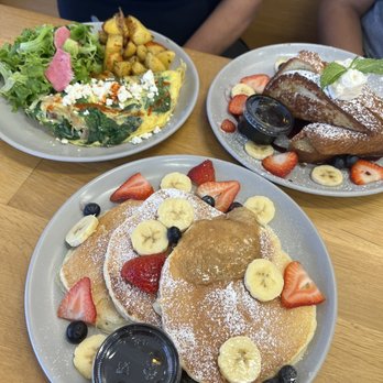 Everyday Eatery - Lemon Ricotta Hotcakes, French Toast Forever, Spinach and Feta Omelette - Cafes Near Me - Irvine, California