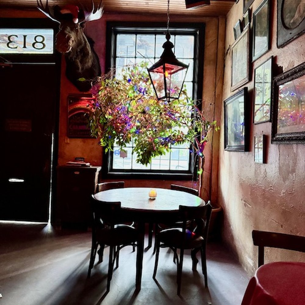La Carafe - corner table - Wine Bars Near Me - Houston, Texas