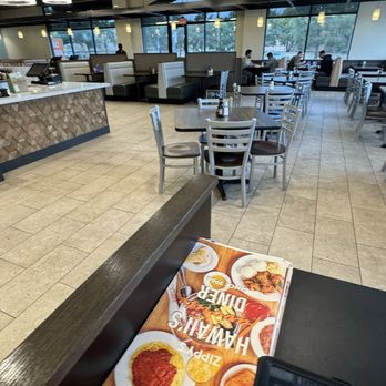 Zippy's - S. Eastern - inside - Diners Near Me - Las Vegas, Nevada