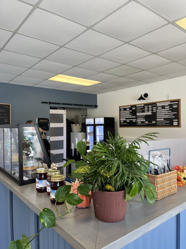 Three Sisters Coffee Grounds Image