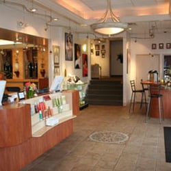 Peter's Salon & European Spa - Reception area
