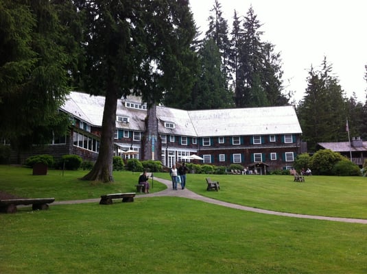 Lake Quinault Lodge by null