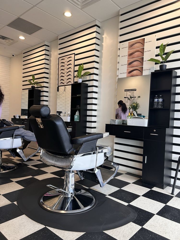 Mountain Eyebrows threading salon Logo