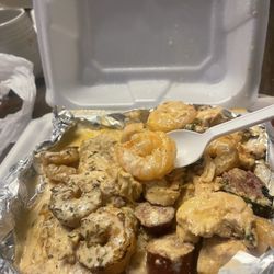 Bobobs - This was delish..shrimp, sausage, chicken and the blackened fish..the sauce sets it off.