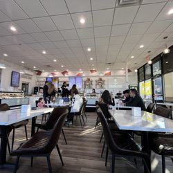 The Gelatist - Spacious dining area