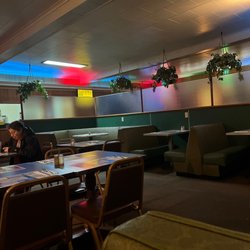 Metro's Restaurant - Interior shot