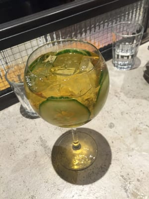 Gravity Bar by null