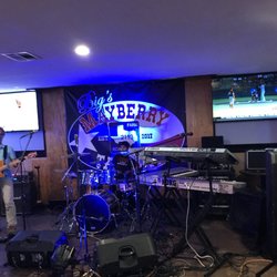 Big's Mayberry Tavern - Live music on weekends