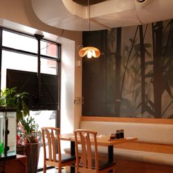 Luscious Dumplings - Ambiance