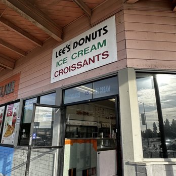 Lee's Donuts - the entrance to the ice cream shop - Donuts Near Me - San Lorenzo, California Lee's Donuts - the entrance to the ice cream shop - Donuts Near Me - San Lorenzo, California