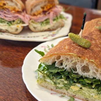 SALTY LUNCH LADY’S LITTLE LUNCHEONETTE - Updated April 2025 - 264 Photos & 44 Reviews - 565