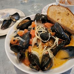 Le Petit Bijou by Domaine South - Classic French on a Friday