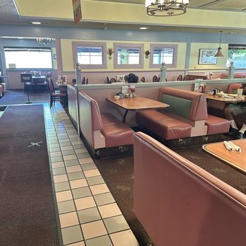 Sukie's Country Kitchen - Inside - Southern Near Me - San Pablo, California Sukie's Country Kitchen - Inside - Southern Near Me - San Pablo, California