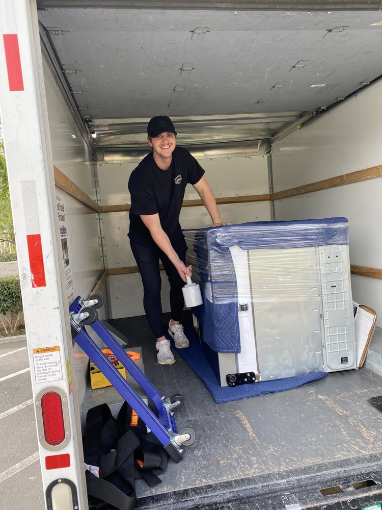 THE MOVING COMPANY Updated August 2024 11 Photos Costa Mesa