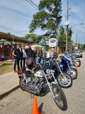 Lynn's Table by null