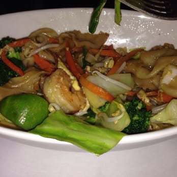 Bangkok 9 - Pad Se-ew with prawns, (We'd already started when i remembered the picture!) - Thai Near Me - Sonoma, California Bangkok 9 - Pad Se-ew with prawns, (We'd already started when i remembered the picture!) - Thai Near Me - Sonoma, California