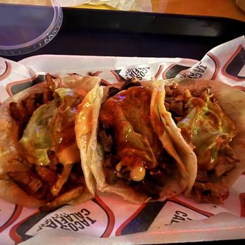 Tacos Calafia - Downtown - Chicken, pork, and beef tacos. - Tacos Near Me - Phoenix, Arizona Tacos Calafia - Downtown - Chicken, pork, and beef tacos. - Tacos Near Me - Phoenix, Arizona