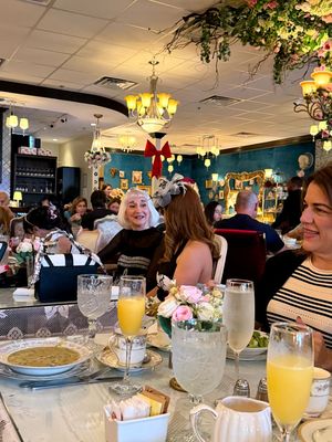 VIENNA CAFE & BISTRO by null