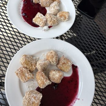 Toast! All Day West Ashley - New Orleans Beignets - American Near Me - Charleston, South Carolina Toast! All Day West Ashley - New Orleans Beignets - American Near Me - Charleston, South Carolina