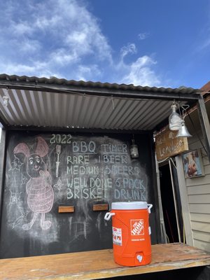 Piggin' Out Smokehouse by null