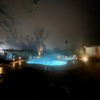 The Inn on Pine - Serene evening at the hot tub and pool in rainy weather - Hotels Near Me - Calistoga, California The Inn on Pine - Serene evening at the hot tub and pool in rainy weather - Hotels Near Me - Calistoga, California