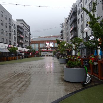 Yard House - Pedestrian walking area/Great American Ball Park - New American Near Me - Cincinnati, Ohio