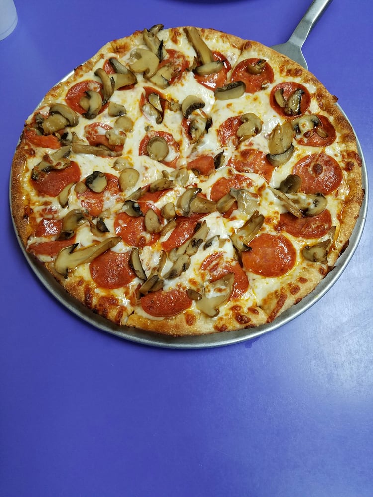 Uncle Bill's Pizza Logo