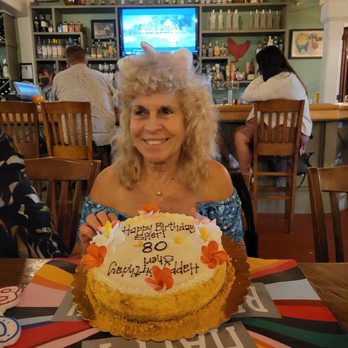 Kona Sweets Bakeshop - Bakeries Near Me - Kealakekua, Hawaii