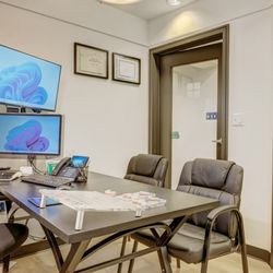 Smile Now Milwaukee Dentures and Implants