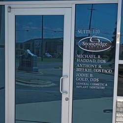 Stoneridge Dental - Entrance facing Garfield Road.