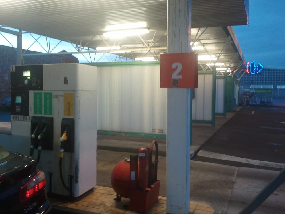 STATION ESSENCE CARREFOUR MARKET 268 rue Pierre Legrand, Lille