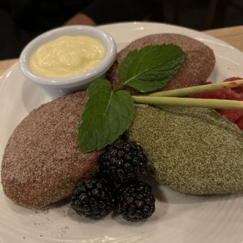 Yoshi's - Assorted Beignets - Jazz & Blues Near Me - Oakland, California