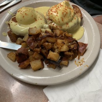 Bill's Cafe - Crab cake benedict - American Near Me - San Jose, California Bill's Cafe - Crab cake benedict - American Near Me - San Jose, California