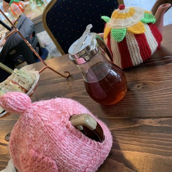 Emma's Tea Spot - Peppermint tea with honey - Coffee & Tea Near Me - Baltimore, Maryland