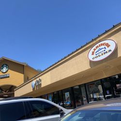 Mariscos Colima - Situated near the Starbucks