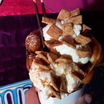 Midtown Creamery - Biscof ice cream and vanilla with cinnamon toast crunch on a bubble waffle cone - Desserts Near Me - Miami, Florida