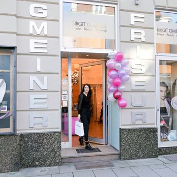 Birgit Gmeiner - Eingang zum Salon von Birgit Gmeiner in Bad 
Ischl - Hair Salons Near Me - Bad Ischl, 4