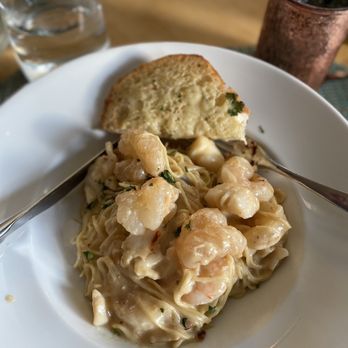 POM Restaurant - Seafood scampi capellini and Moscow Mule - New American Near Me - Indio, California POM Restaurant - Seafood scampi capellini and Moscow Mule - New American Near Me - Indio, California