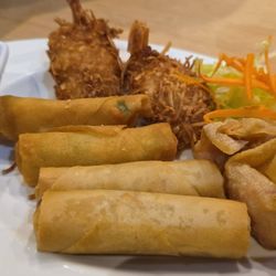 Boualouang Laos & Thai Cuisine - Appetizer platter- Money Bags, Spring rolls, Coconut shrimp
