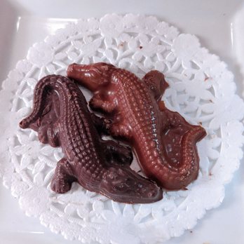Le Crocodile Restaurant - Complimentary chocolates - French Near Me - Vancouver, British Columbia Le Crocodile Restaurant - Complimentary chocolates - French Near Me - Vancouver, British Columbia
