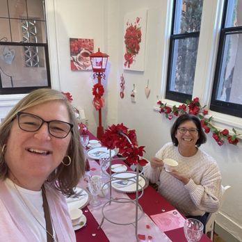 Point Loma Tea - Such festive decorations - Coffee & Tea Near Me - San Diego, California