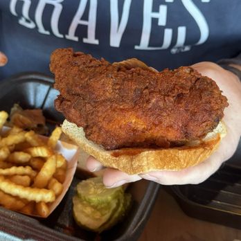 Dave's Hot Chicken - Chicken Shop Near Me - Kennesaw, Georgia